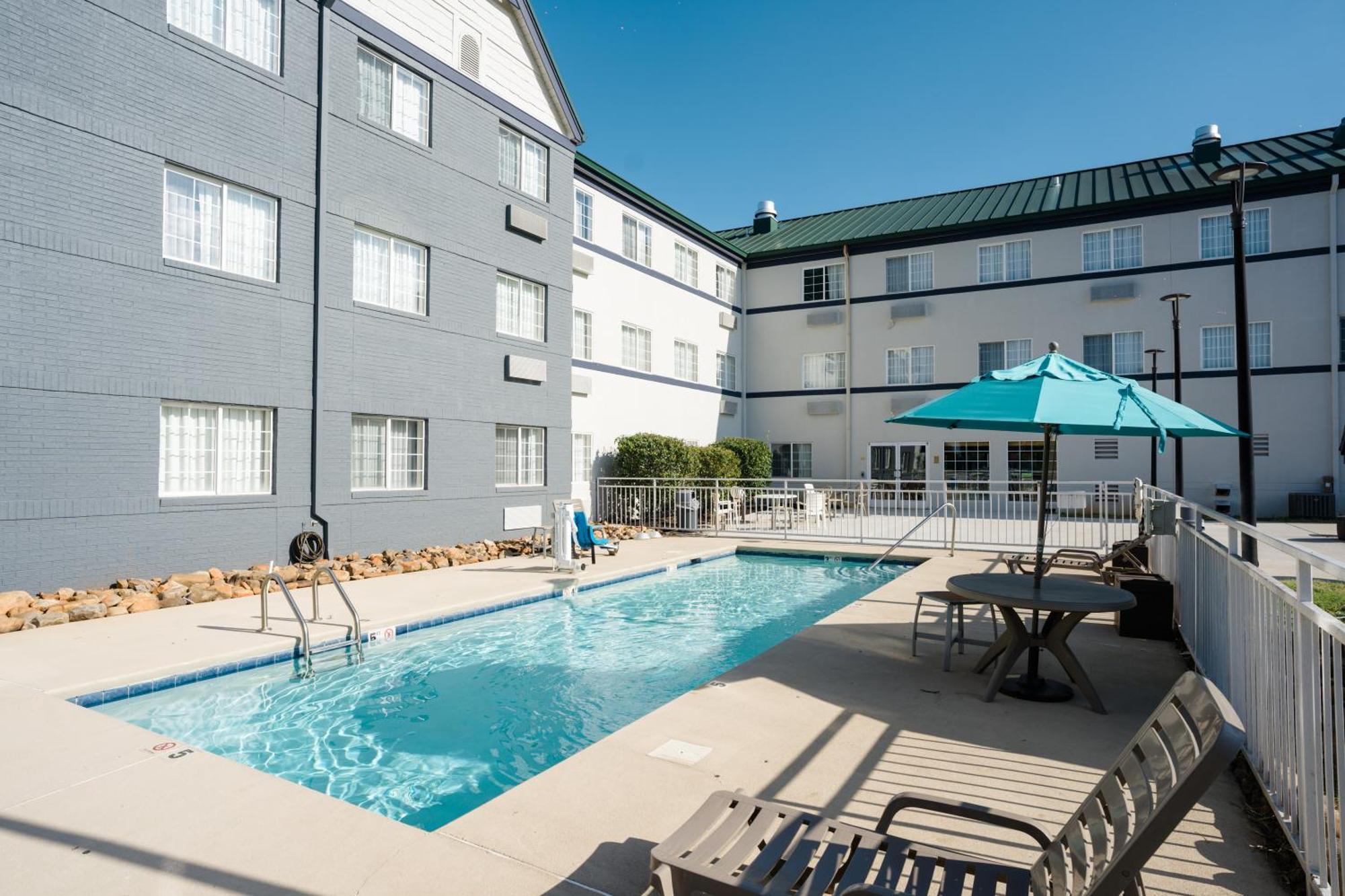 Mainstay Suites Knoxville Airport Алкоа Екстериор снимка